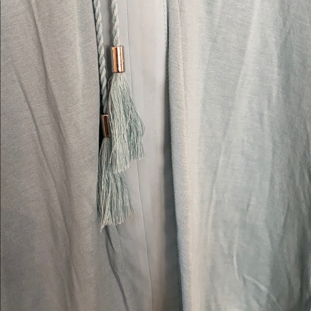 New White House Black Market V-Neck Sleeveless Top - Picture 6 of 7